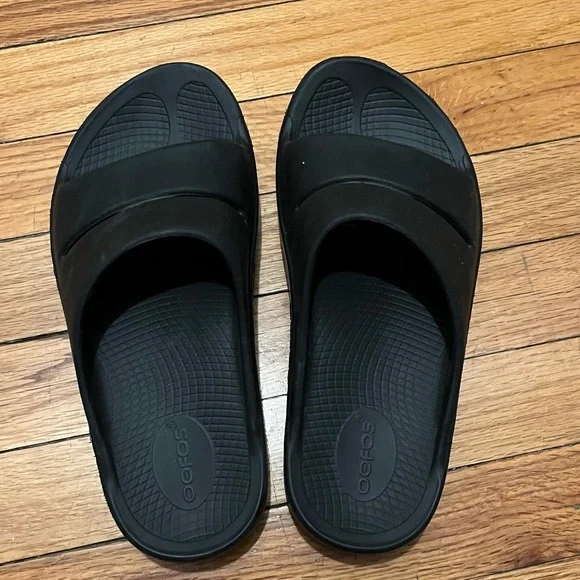 OOFOS OOahh Unisex Recovery Sandals - Picture 6 of 10